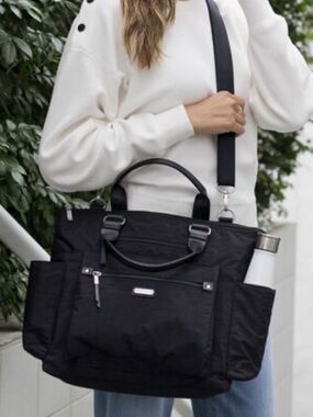 Baggallini Black 3 In 1 Convertible Zipper Top Backpack Crossbody Shoulder Bag